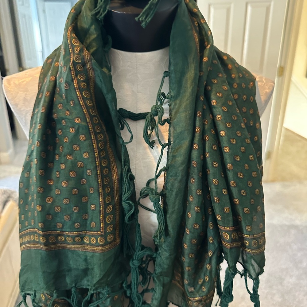 Elegant Green and Gold Scarf